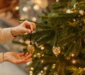 Perché un pino di Natale artificiale è un'opzione migliore